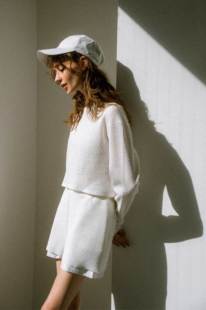 完売品 新品 タグ付き メゾンドドルチェ ラッシュガード 上下 白 セットアップ