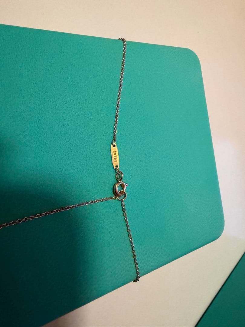 Tiffany Tスマイル ペンダント スモール YG