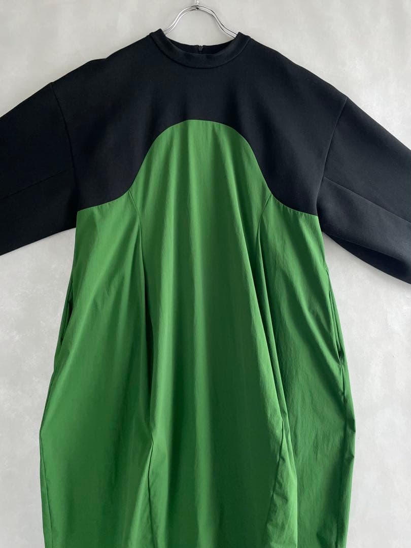 ナゴンスタンス　ダンボールサークルスリーブ　ロングワンピース　黒　緑　手洗い可能