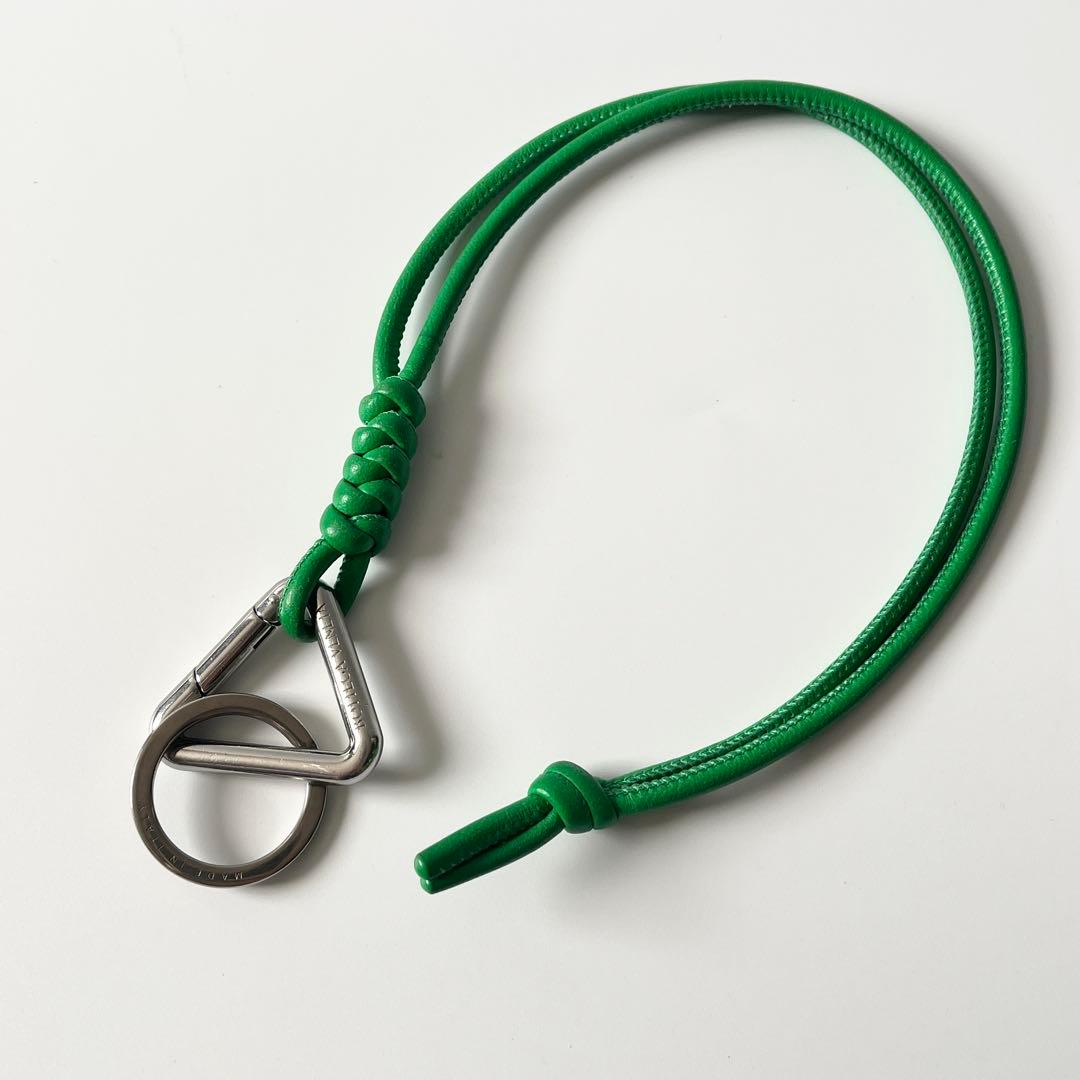 ボッテガヴェネタ　トライアングル　キーリング　ネックストラップ　レザー　グリーン