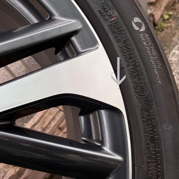 トヨタカローラクロス純正 225/50 R18 ホイールセット／ミシュランタイヤ