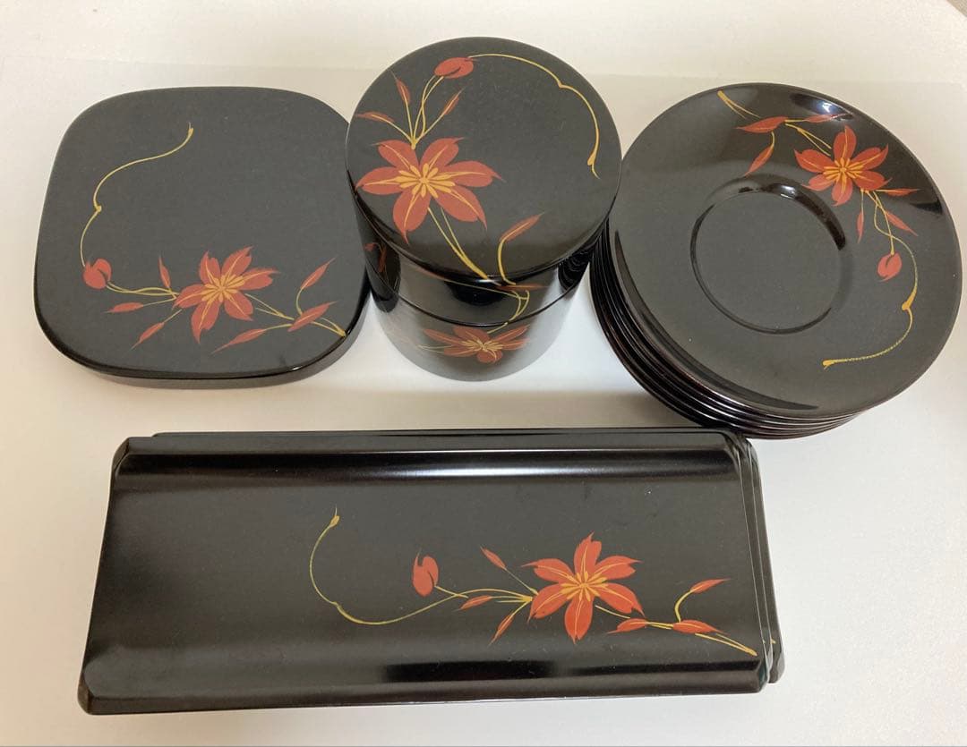 浄法寺塗　うるみ工房　漆器の茶筒1、急須台１、おしぼり入れ５、茶托５のセット