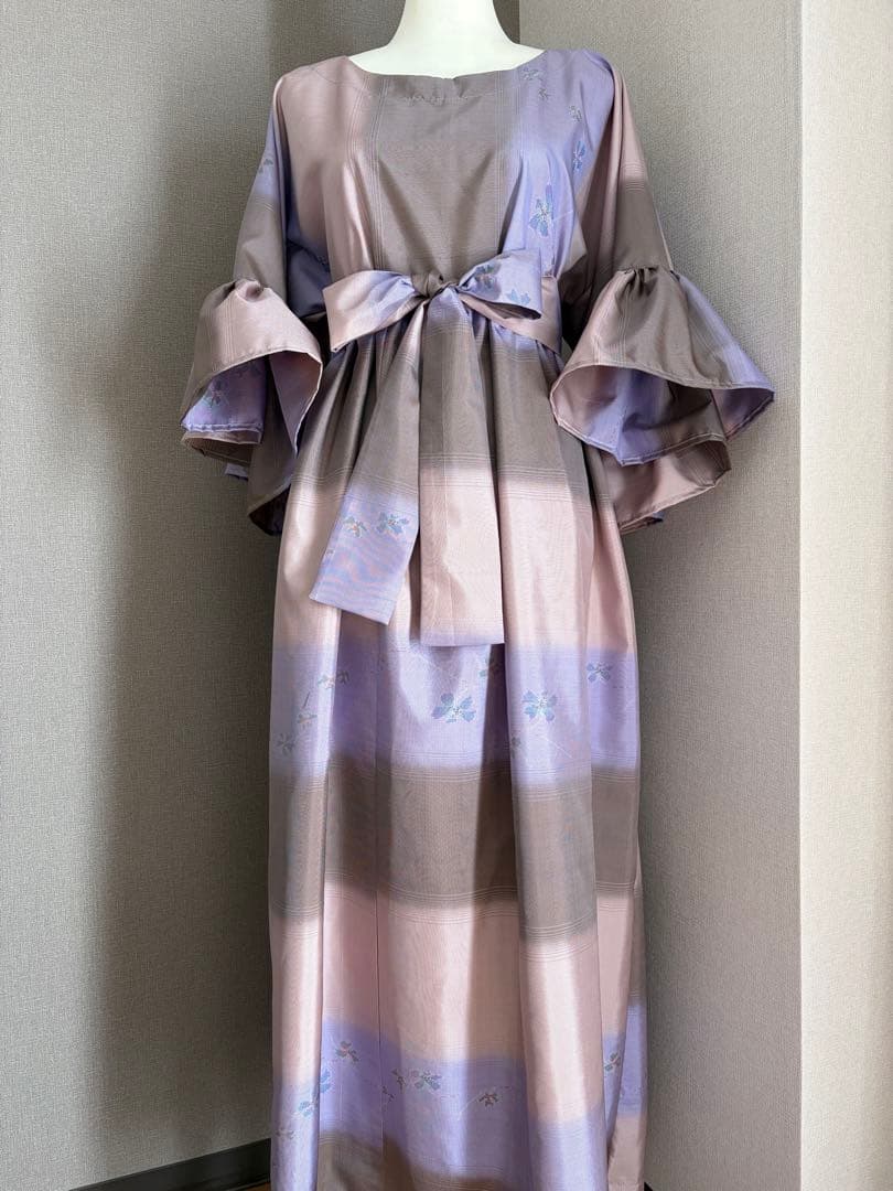 ★着物リメイク★　大島紬　フリル袖のゆったりワンピ　パステルカラーの縞大島紬