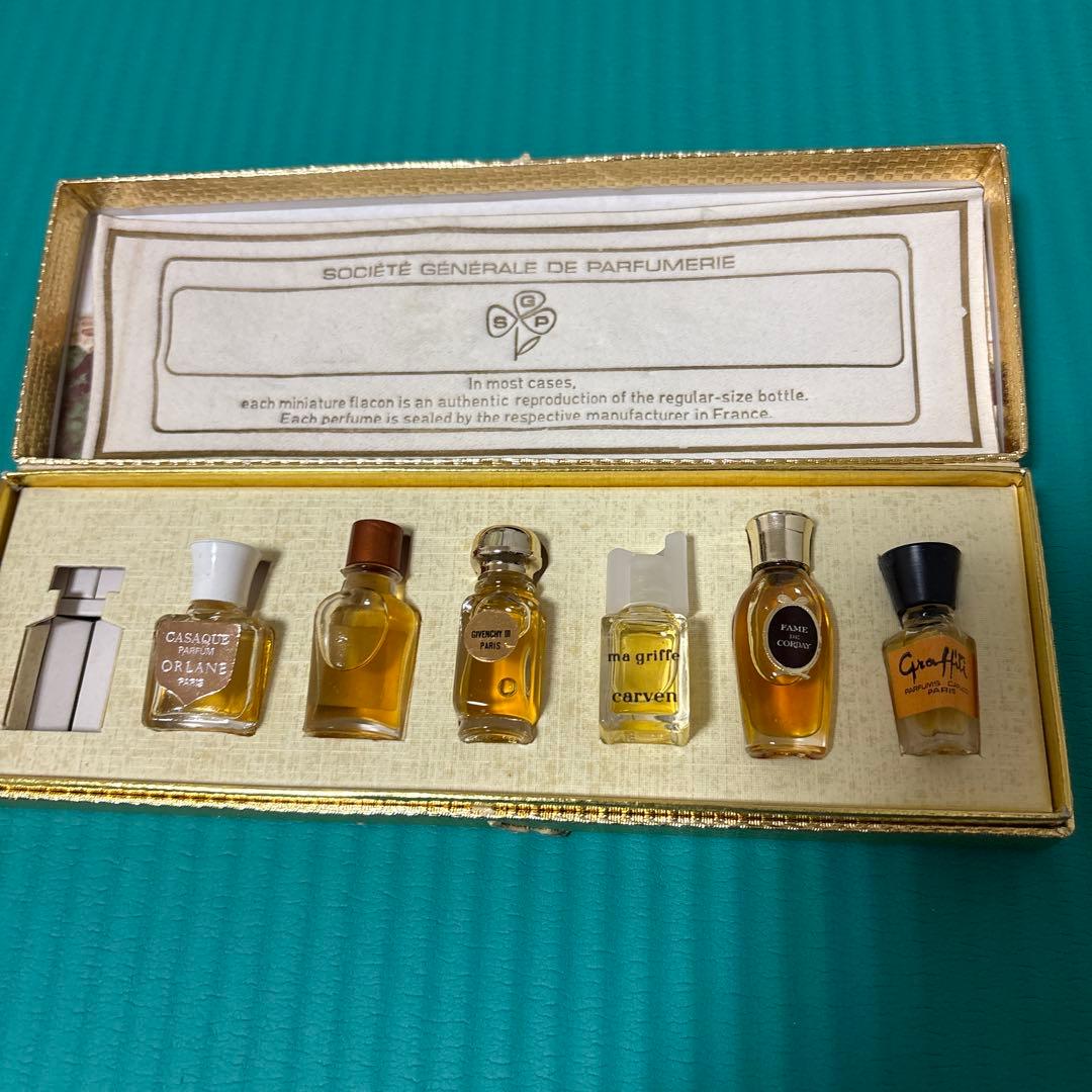 Les Meilleurs Parfums de Paris （一本なし。）