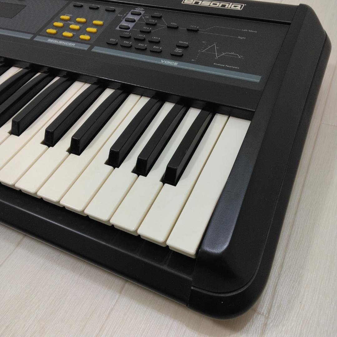 ENSONIQ ESQ1 ビンテージシンセサイザー 中古現状品