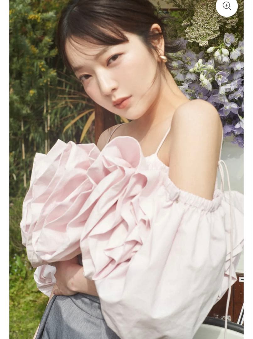 Andequal ボリュームオフショルダーブラウス