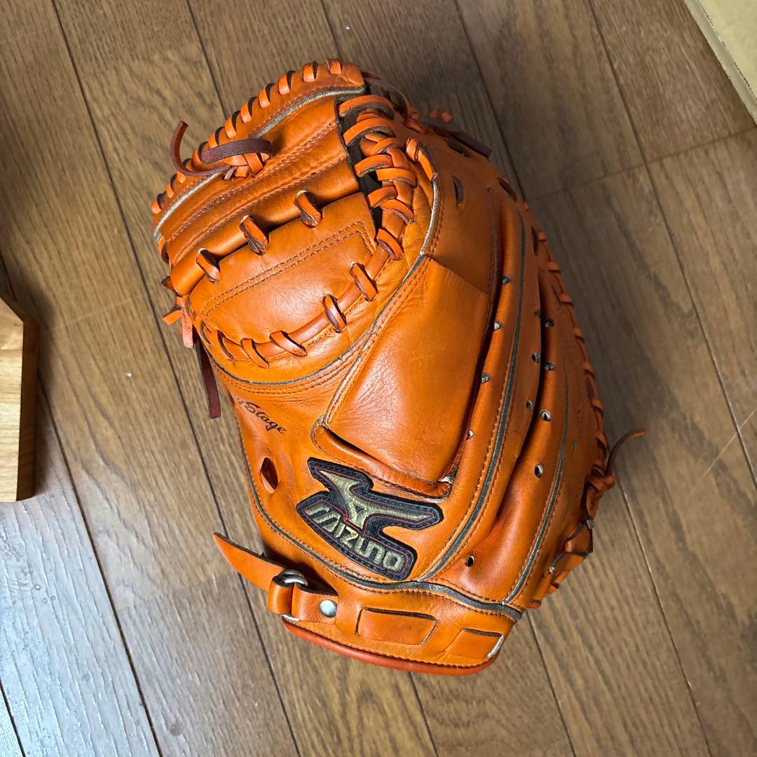 希少　ミズノ　軟式　左用キャッチャーミット　オレンジ