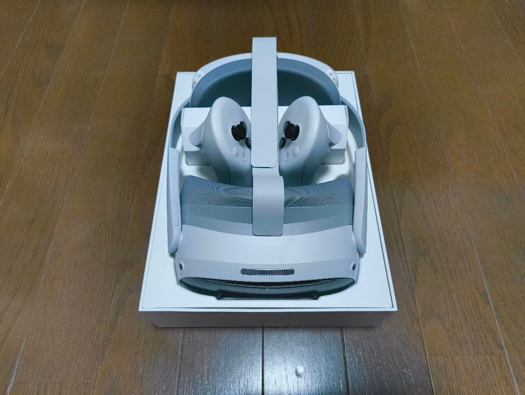 PICO 4 Ultra トラッカー付 12GB RAM 256GB