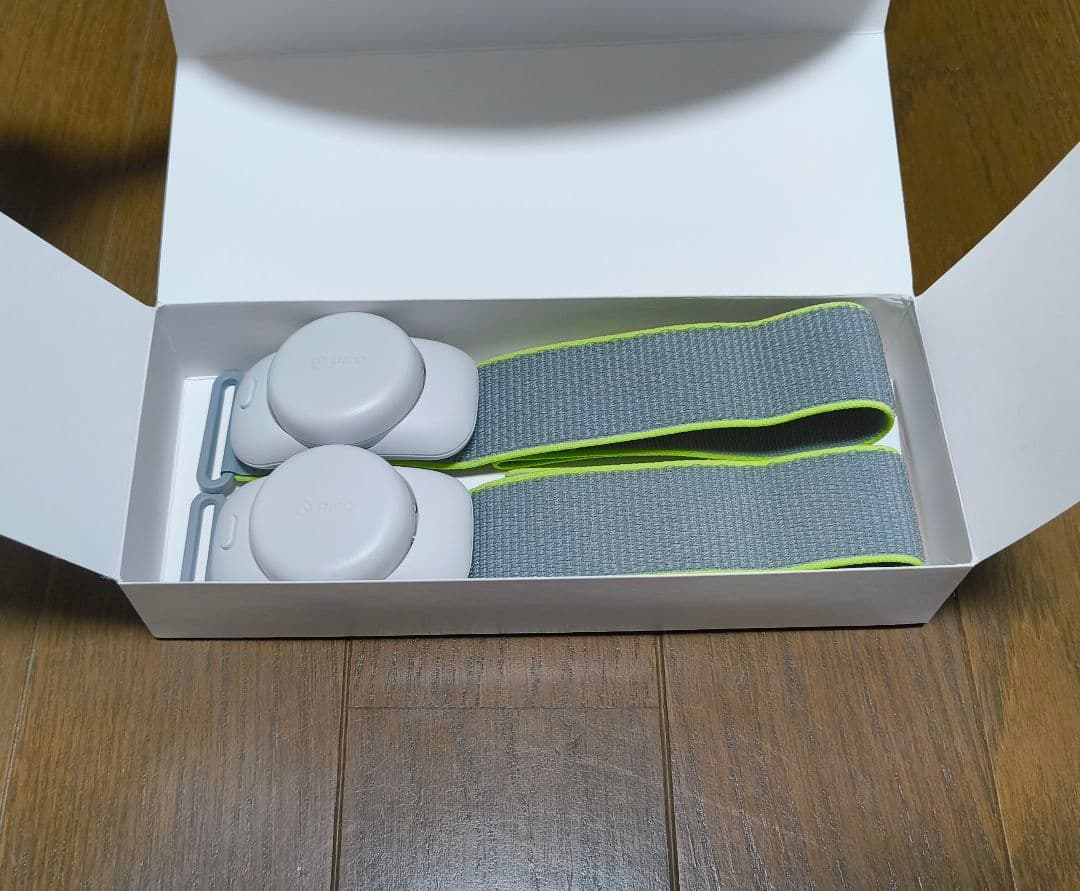 PICO 4 Ultra トラッカー付 12GB RAM 256GB