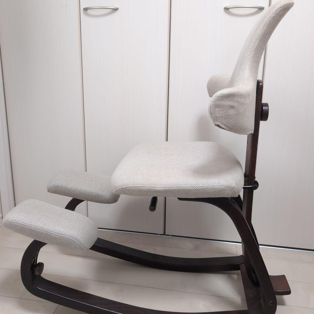 クッション新品交換済　Varier Thatsit ザッツイット 姿勢矯正チェア