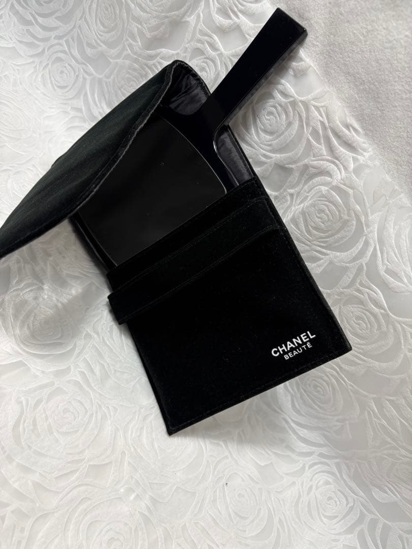 CHANEL 手鏡 ブラック 収納ケース付き