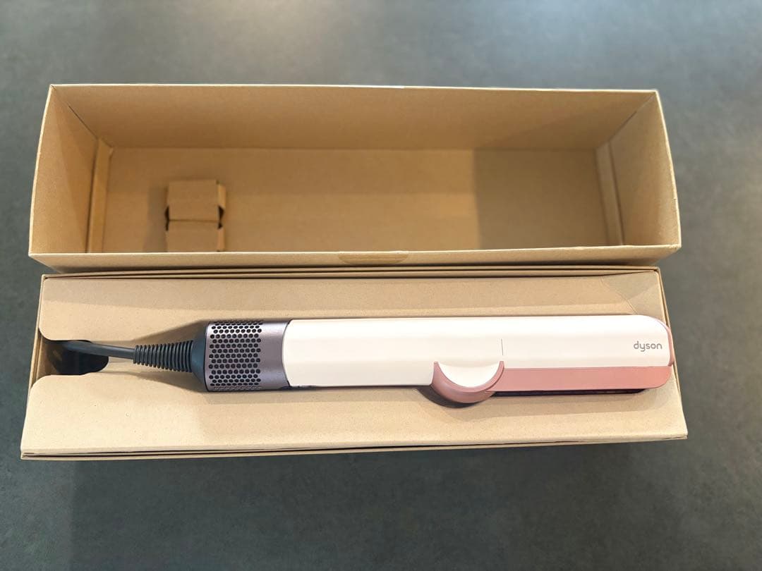 ダイソン ヘアストレイトナー