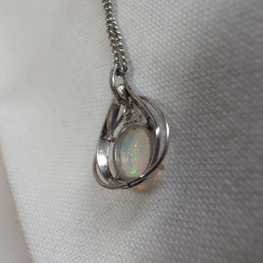 オパール ドロップ型ネックレス　プラチナ刻印有り　アンティーク　昭和レトロ
