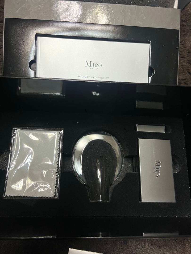 MDNA SKIN リジュビネーターセット 美顔器 付属品付き