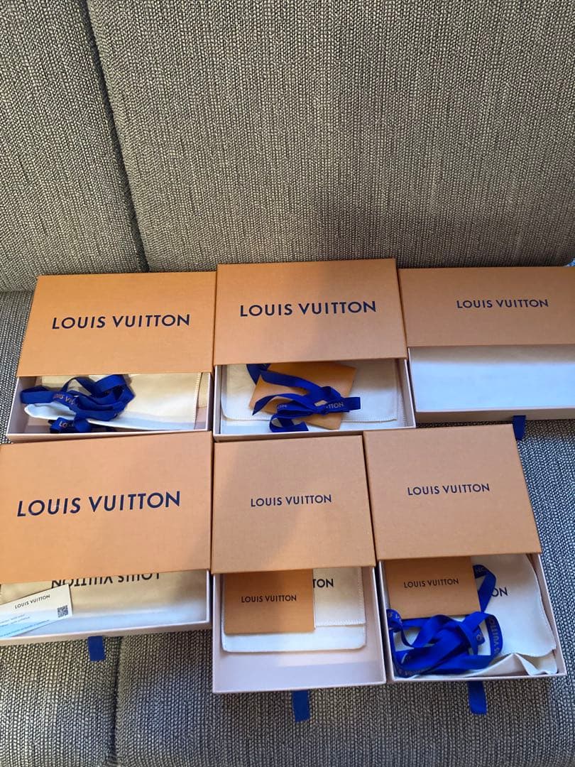 ルイビトン　ショップバッグ、空箱　15個2023.2024.2025年