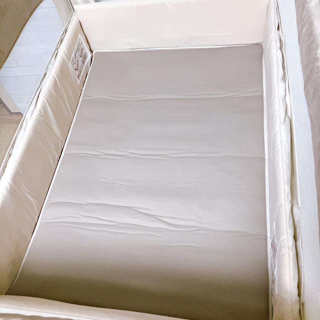 アップリカ ココネルエアープラス ベビー ベッド シュークリーム GR 美品