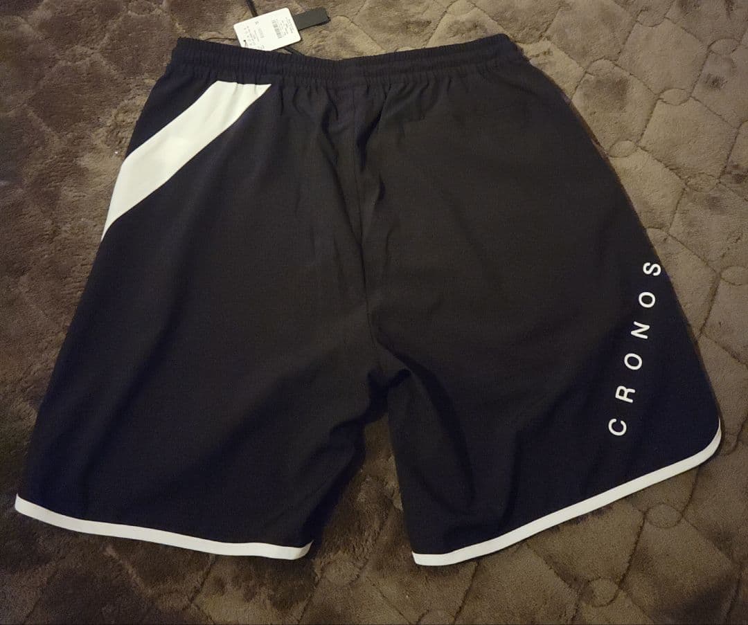 新品未使用タグ付き　CRONOS ブラックショートパンツ Lサイズ