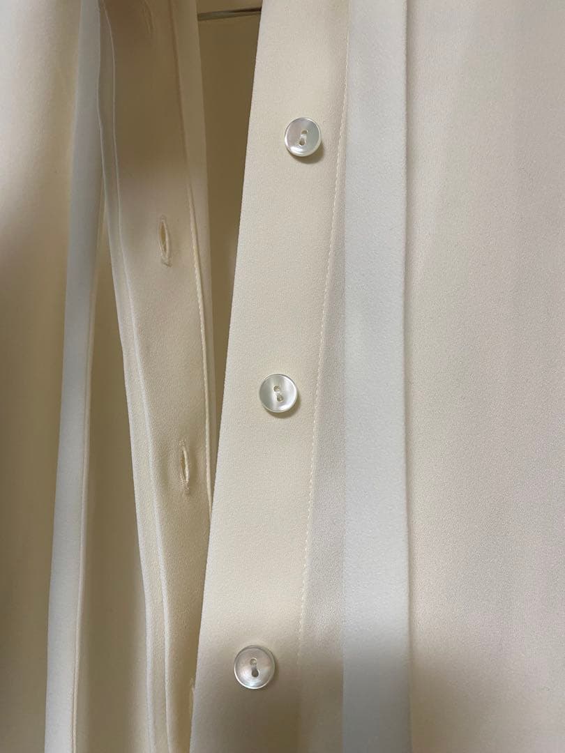 セオリー　ジョーゼットタイブラウス　アイボリー　Sサイズ　ボウタイ　長袖　白系