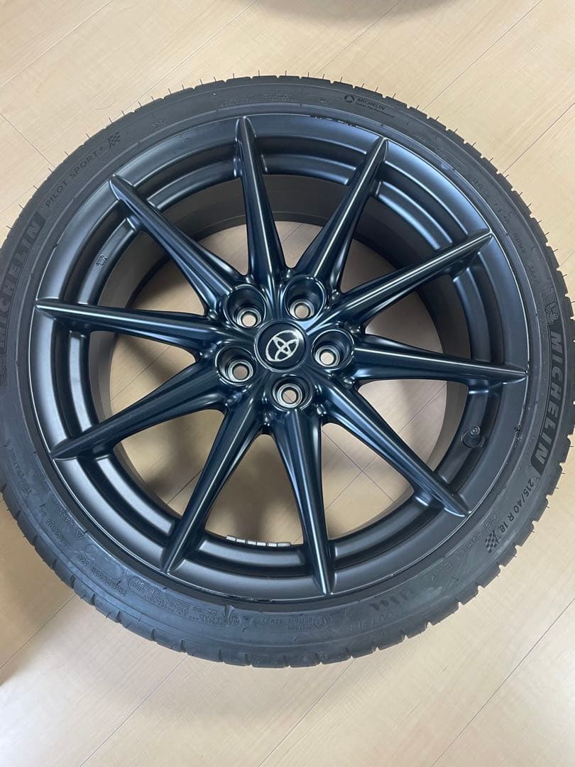 【送料込み】GR86 RZ純正ホイール 4本セット 純正タイヤ付き