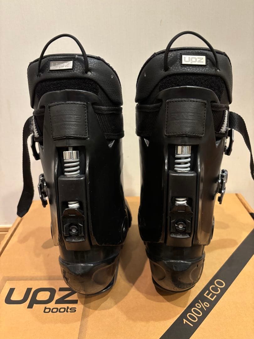 upz ATB スノーボードブーツ ブラック 100% ECO