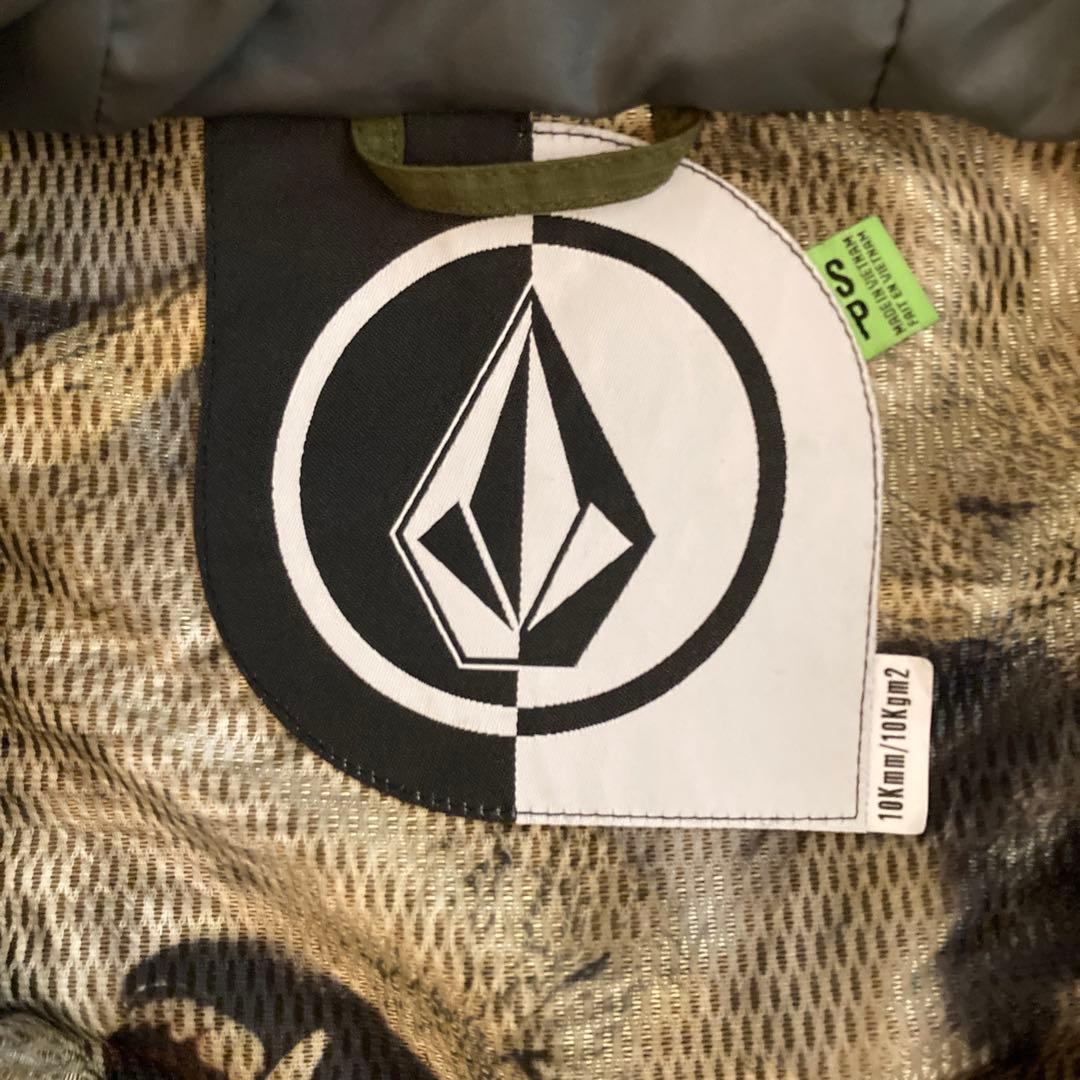 〈美品〉おまけつきVolcom ボルコム スノーボードジャケット スノボ カーキ