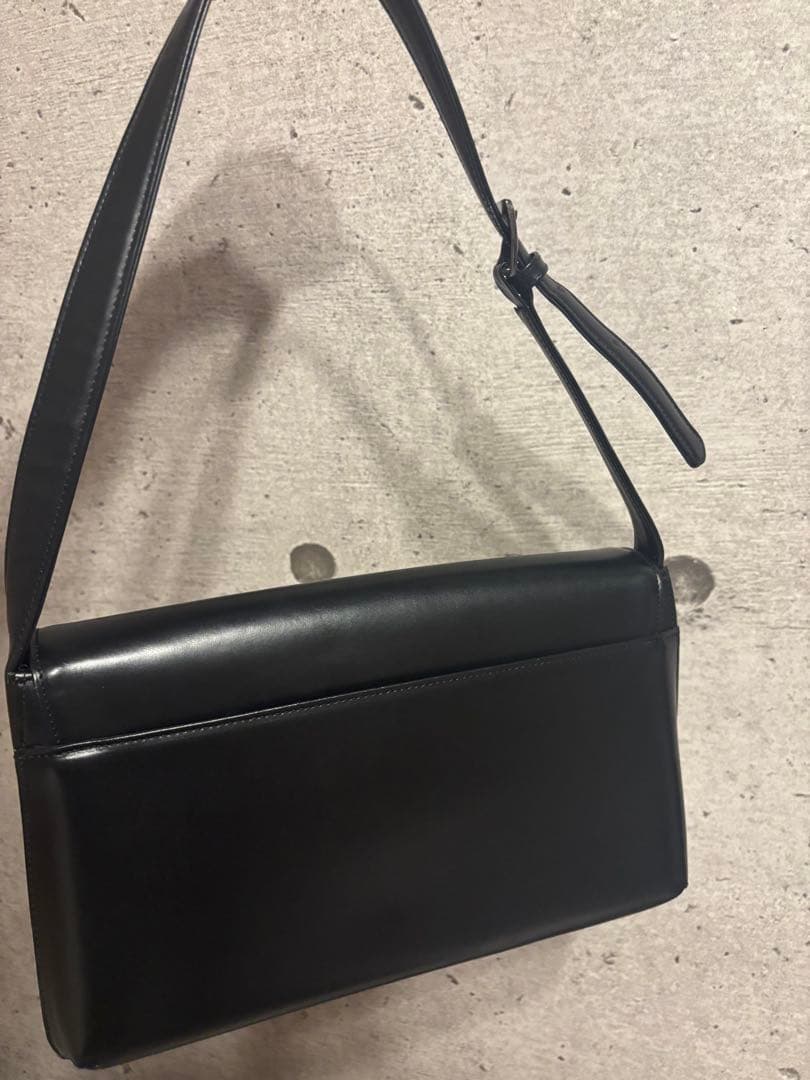 《美品》GIVENCHYブラックショルダーバッグ