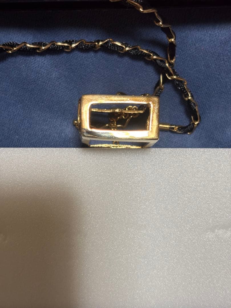 CHANEL N°19 ゴールドリボン ネックレス 香水セット