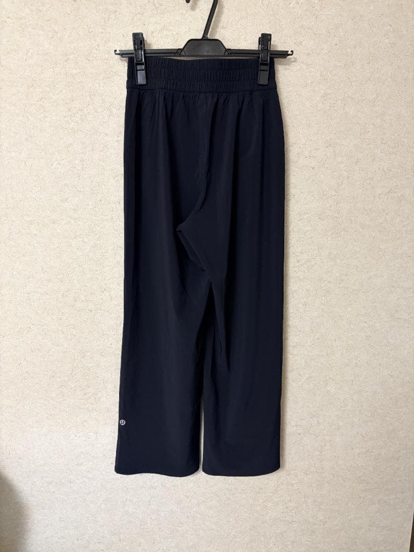 ルルレモン ワイドレッグパンツ