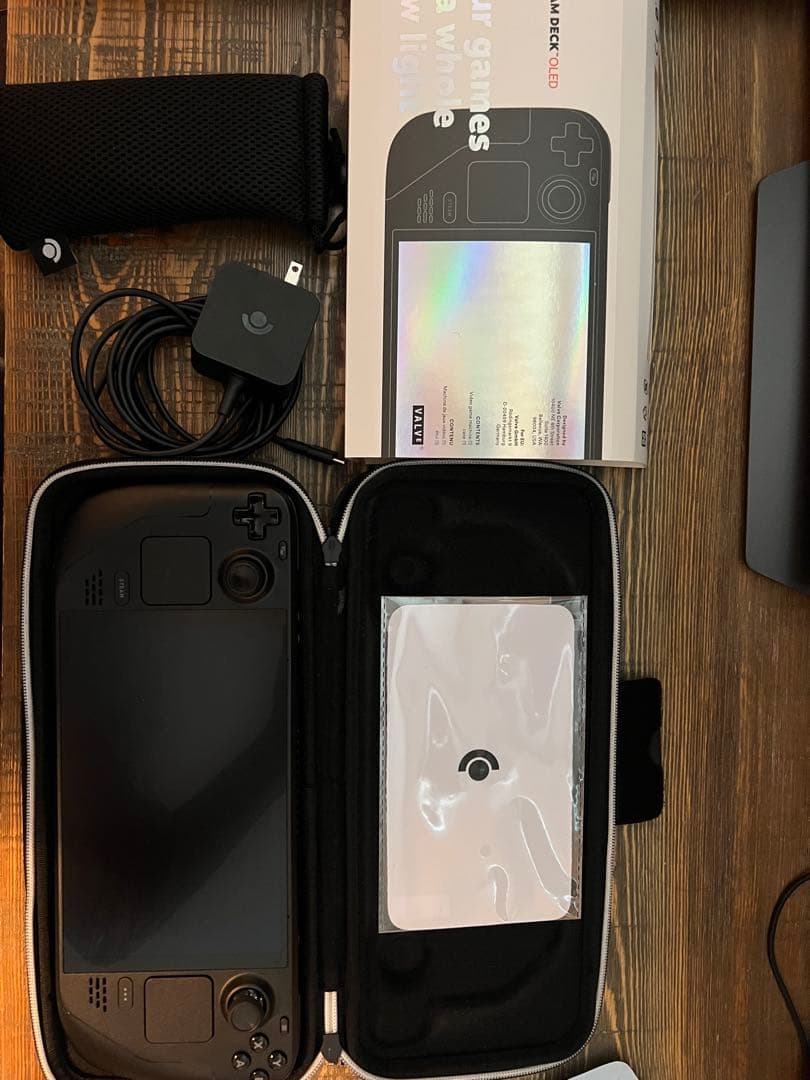 Steam Deck OLED 1TB モデル　箱・キャリングケース・充電器付き