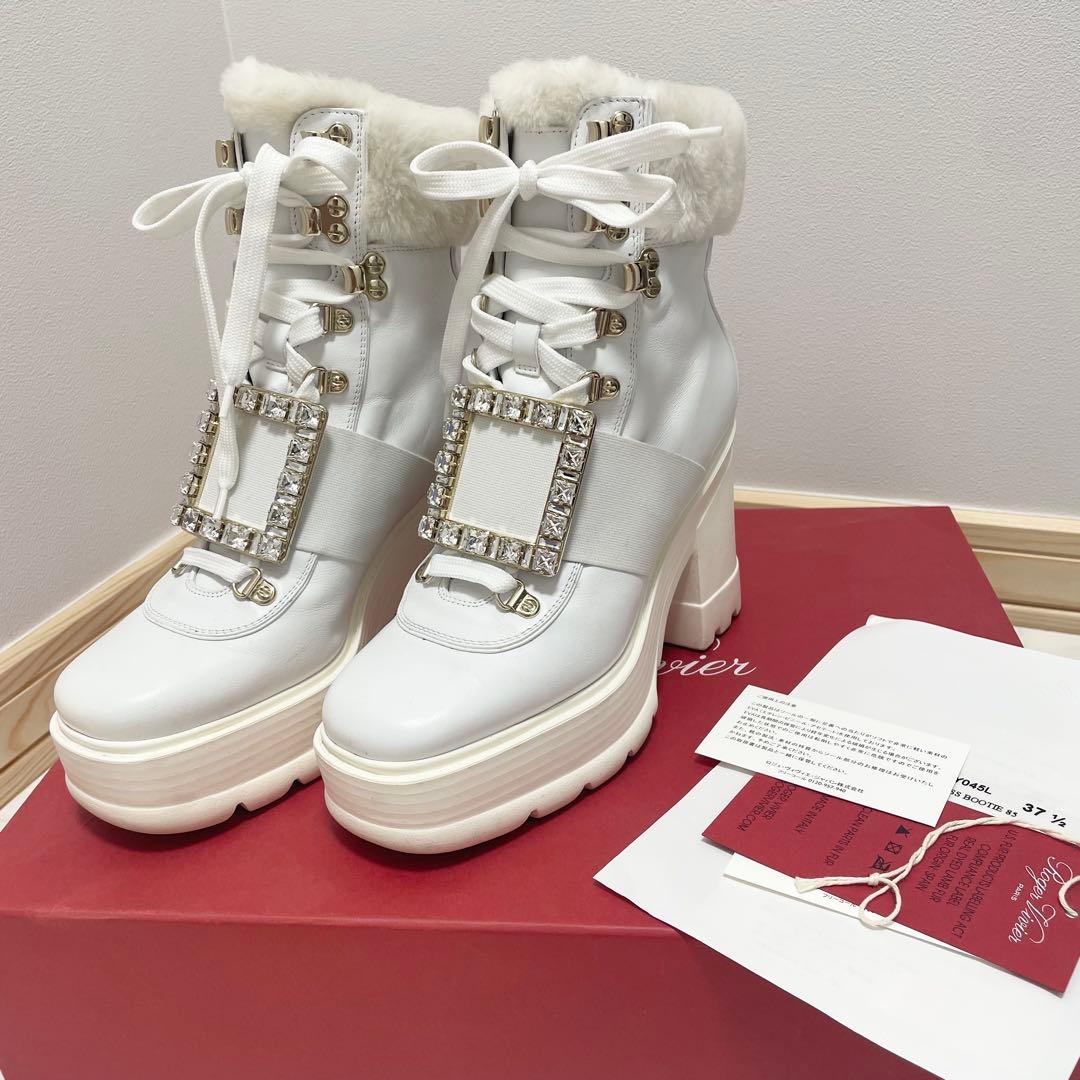 プ*読様 ロジェヴィヴィエ ビジュー ホワイト Roger Vivier ファー