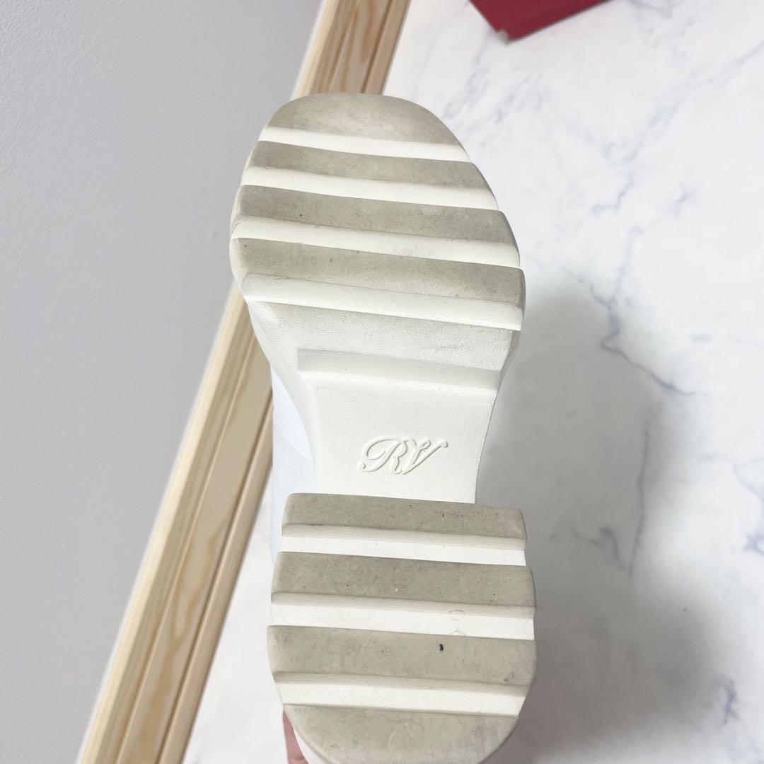 プ*読様 ロジェヴィヴィエ ビジュー ホワイト Roger Vivier ファー