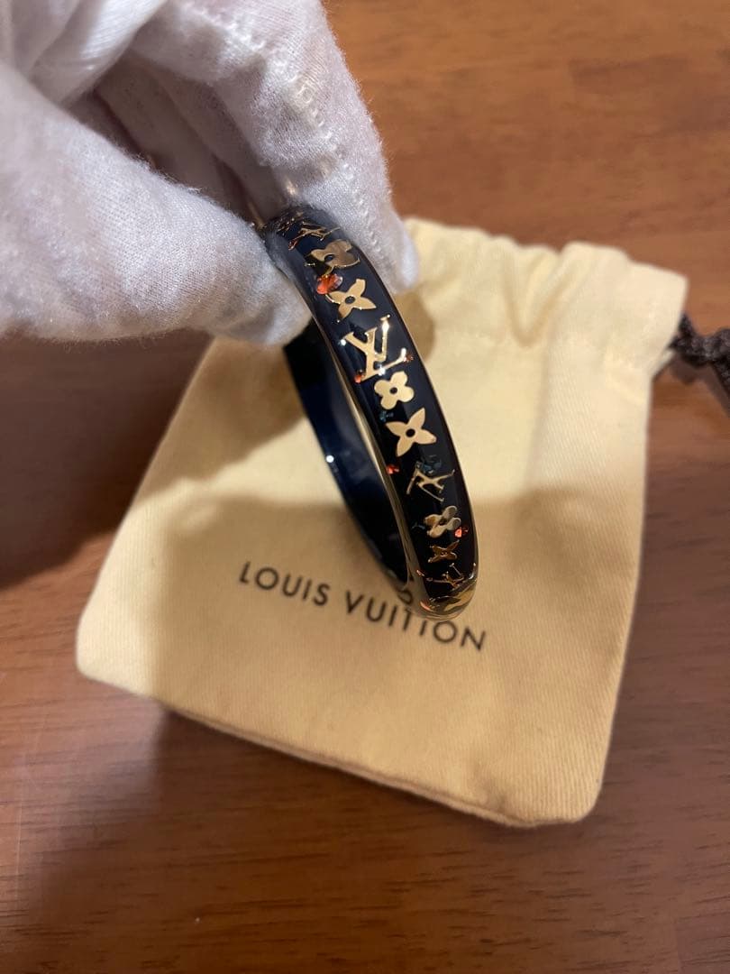 完売品　新品　ルイヴィトン 樹脂軽量ブレスレット　バングル