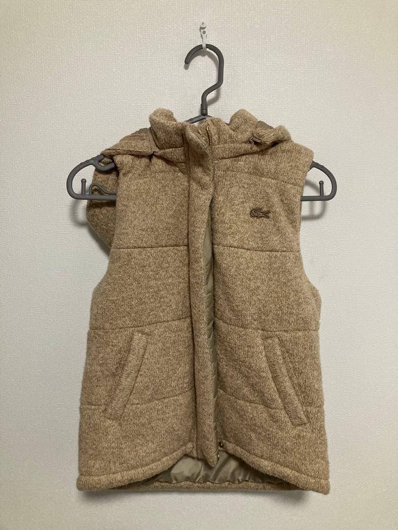 【美品】LACOSTE フード付きニットベスト ベージュ Sサイズ レディース