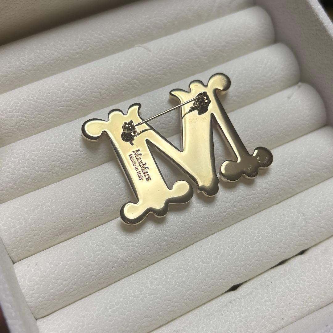 MaxMaraブローチ