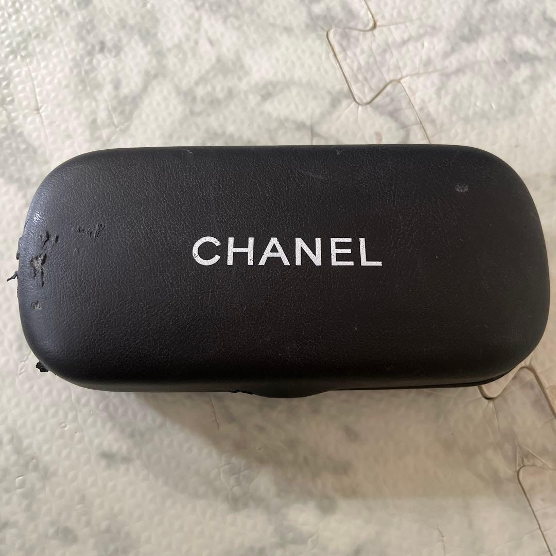 【太古みょう】CHANEL ブラック サングラス CCロゴ付き
