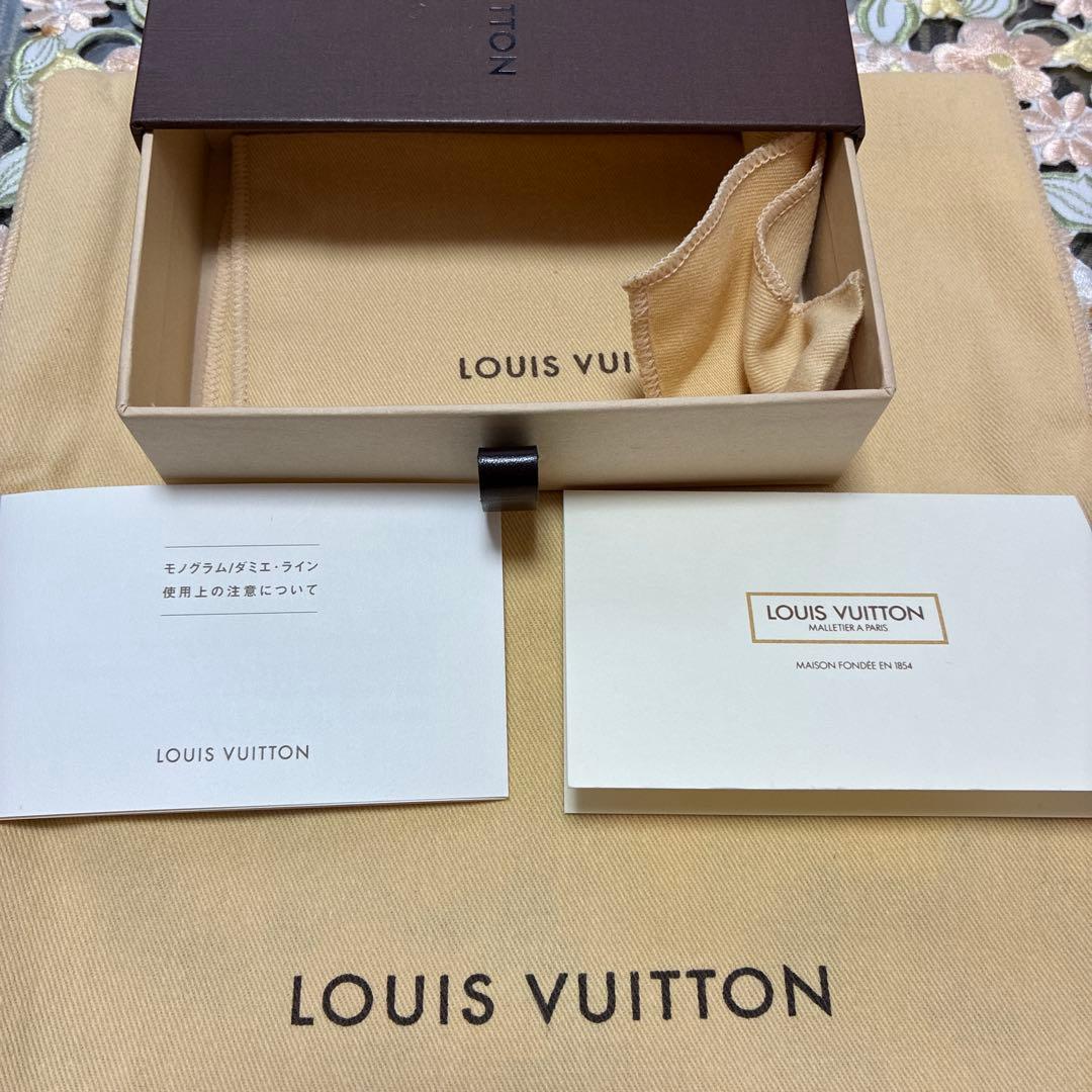 LOUIS VUITTON ダミエ名刺入れ