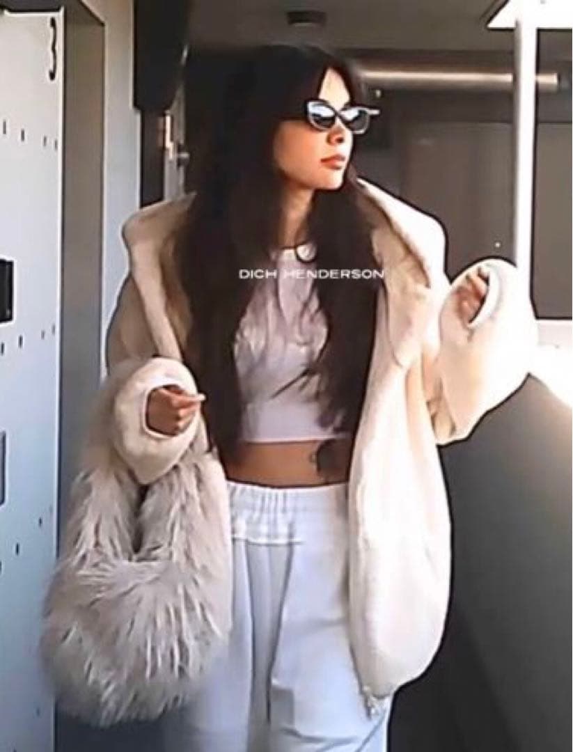 白*様 DICH HENDERSON ボア フード付きジャケット ホワイト