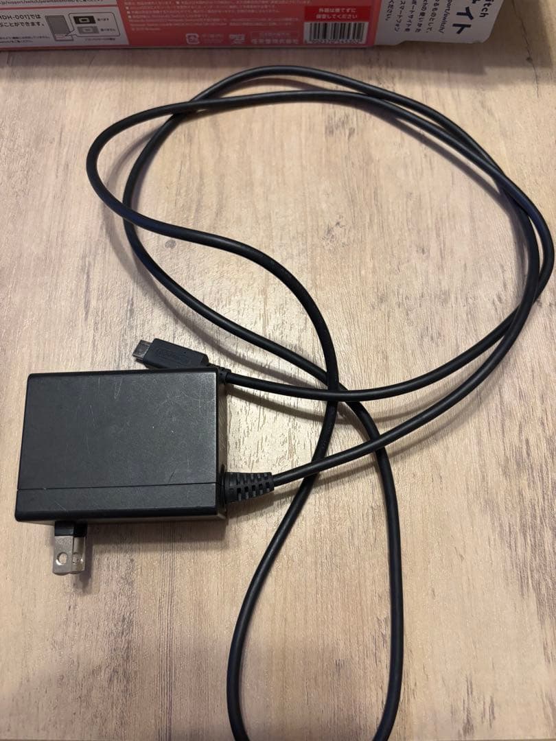 美品！箱あり【Nintendo Switch Lite】コーラルピンク