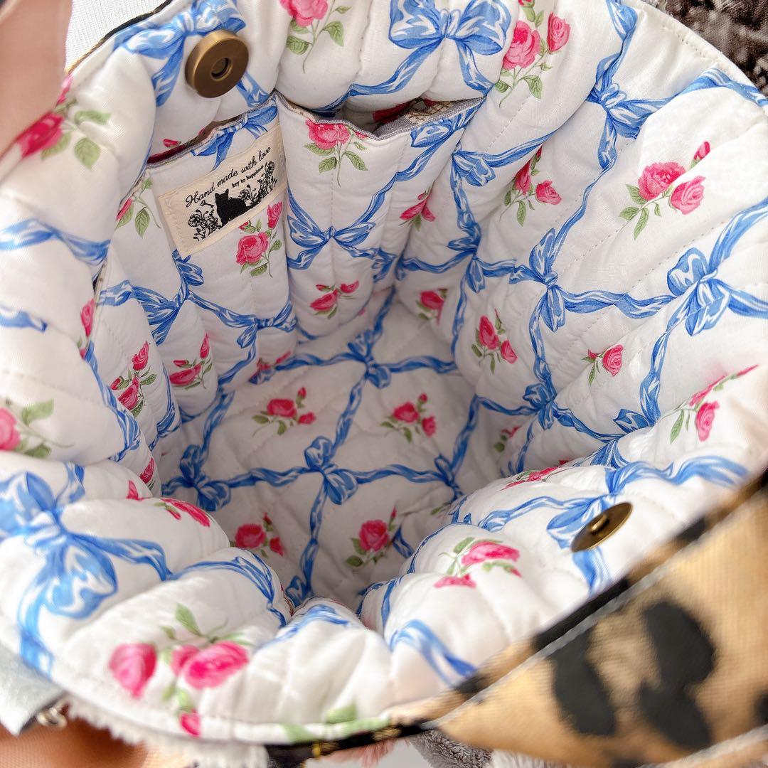 m*e様 コヤンイサムチョン　バック　艶感ブラウン　花柄　　トートバッグ