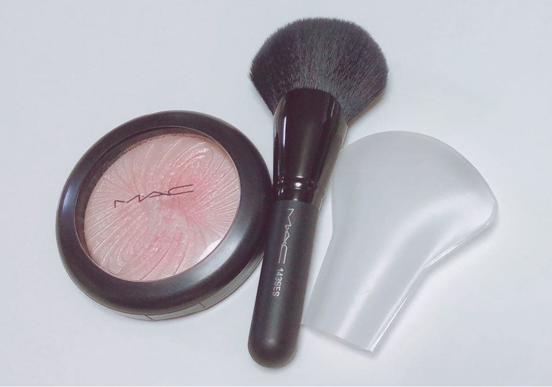 M・A・C フェイスパウダー&フェイスブラシセット