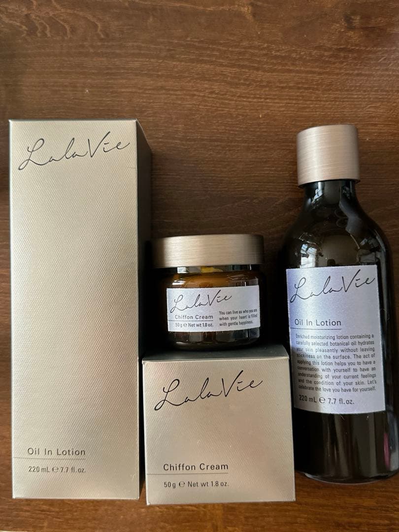 美品　ララヴィ Lala Vie ローション&クリームセット