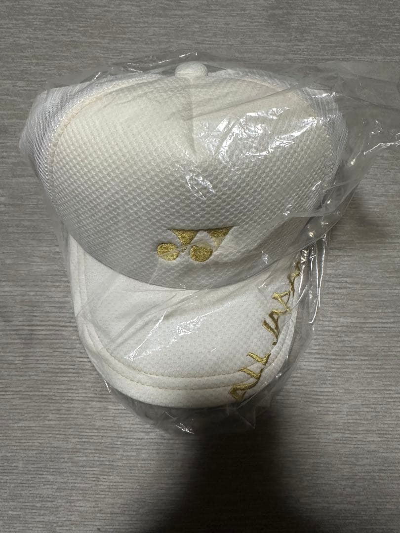 ヨネックス　キャップ　白金