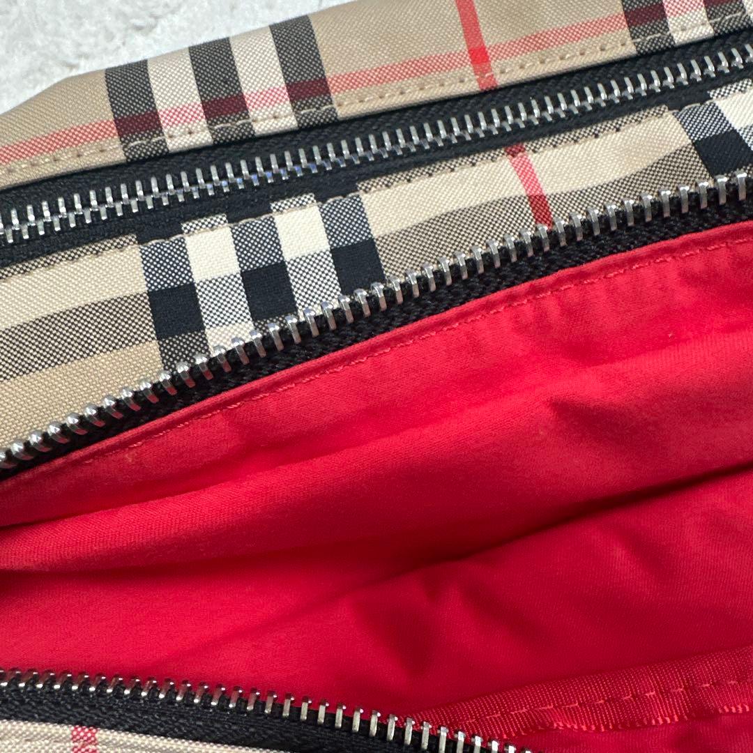 BURBERRY 人気定番チェック柄 ボディバッグ