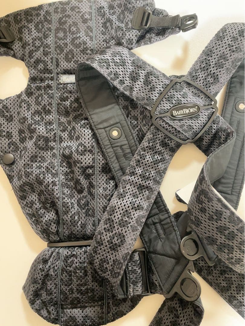 ベビービョルン抱っこ紐　アニマル柄ヒョウ柄