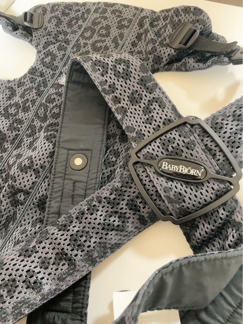 ベビービョルン抱っこ紐　アニマル柄ヒョウ柄