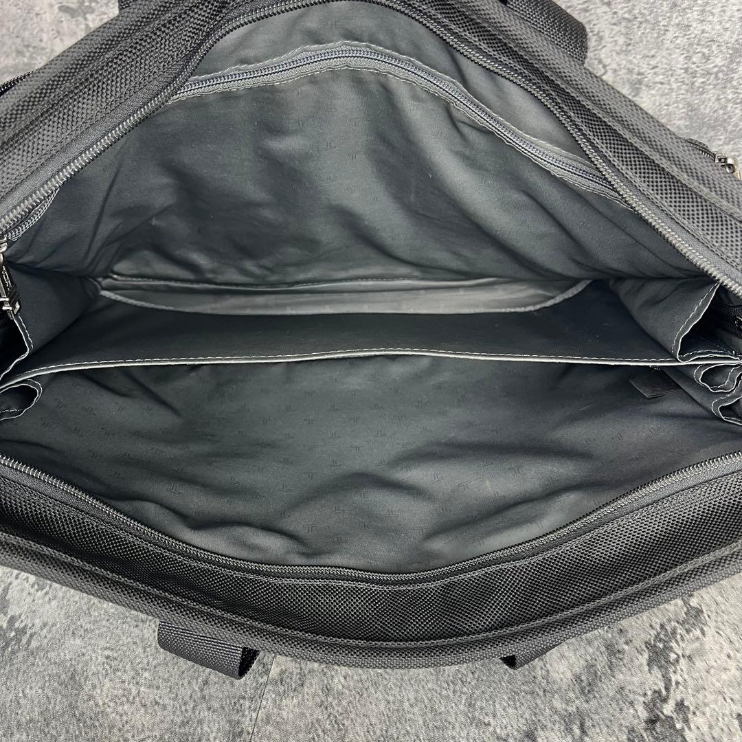 TUMI 2way ビジネスバッグ PC収納可 多ポケット 黒