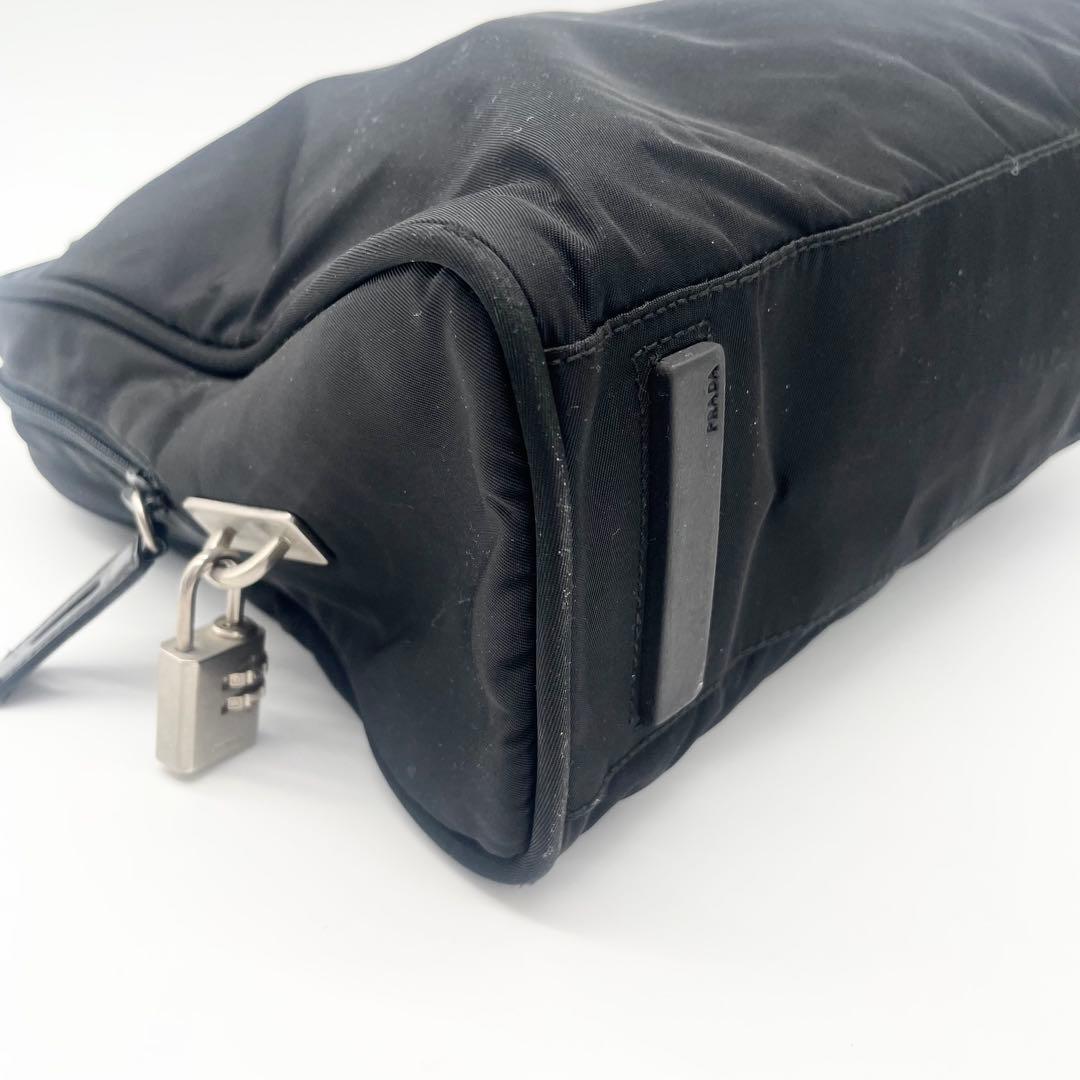 PRADA トートバッグ　ナイロン　肩掛け　ショルダー　ブラック　南京錠付き