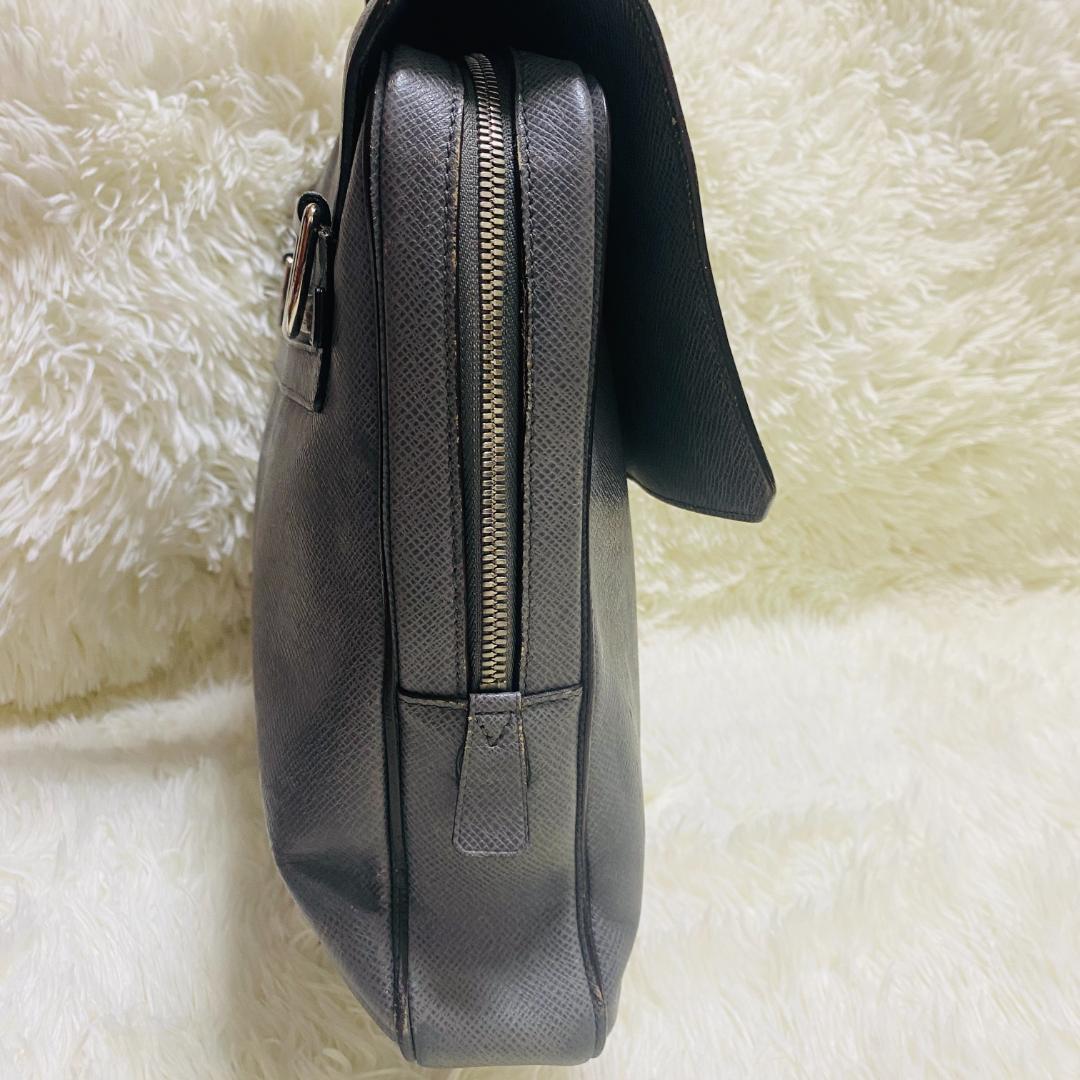 LOUIS VUITTON ビジネスバッグ タイガ グレー　ヴァシリ レザー