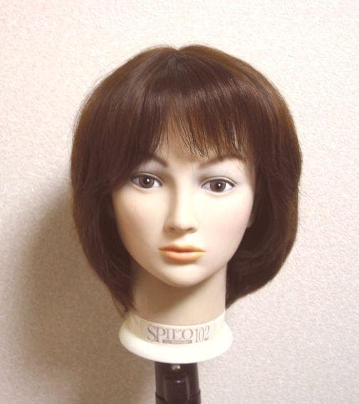 人毛 ショートボブ　少し明るめブラウン Ｍサイズ　前髪がおでこに貼り付かない