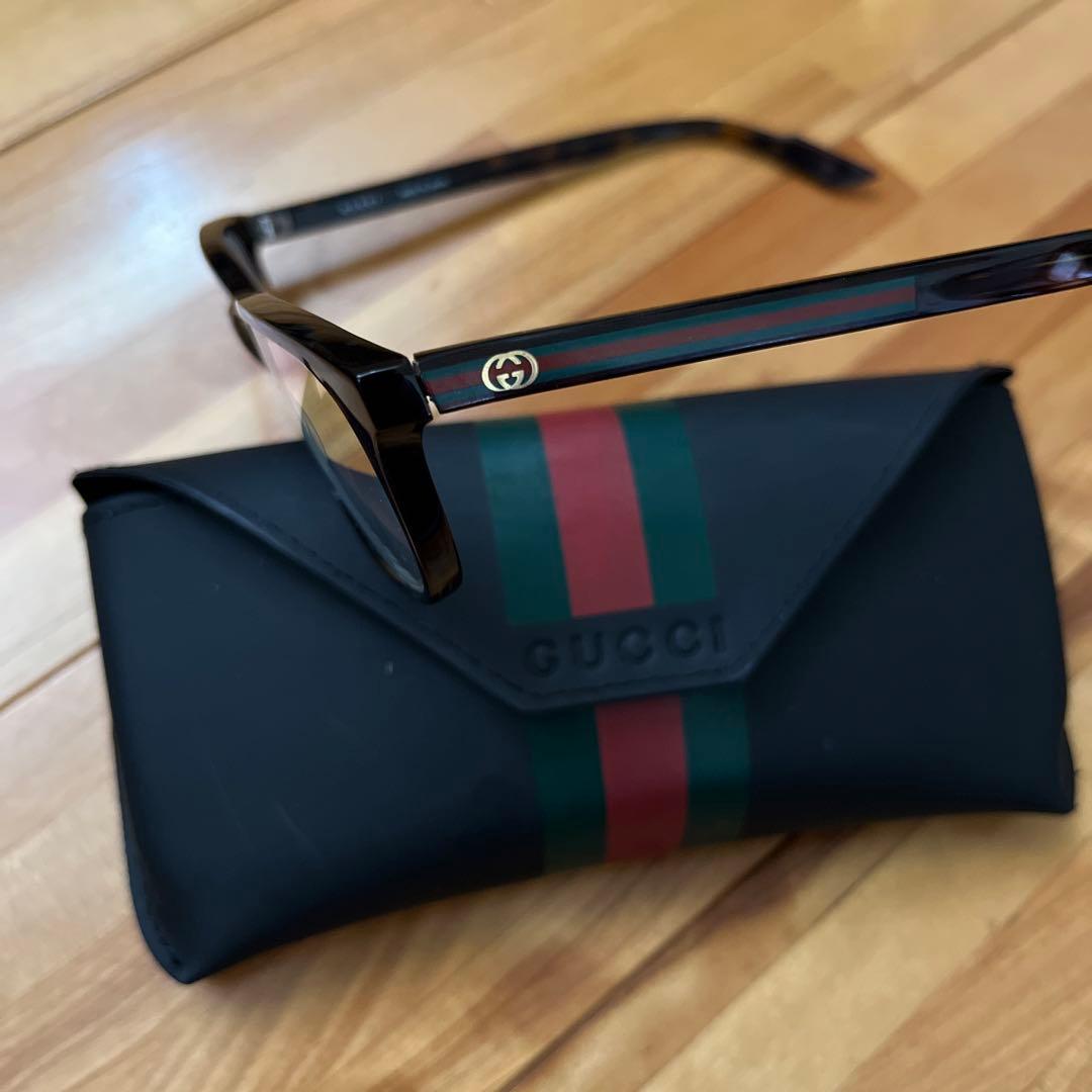 グッチメガネ　美品